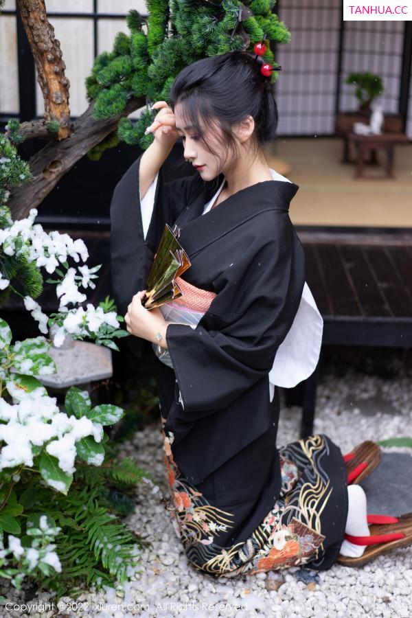 laura阿姣  [XiuRen]高清写真图 2022.11.30 No.5932 laura阿姣 和服美腿第6张图片